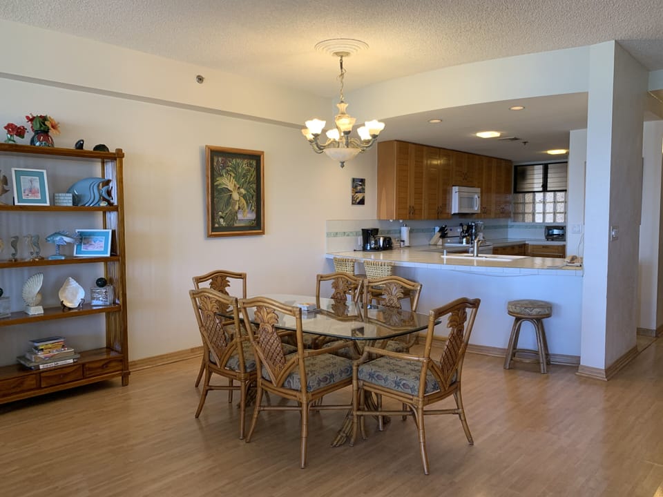 Sands of Kahana 356 Dining