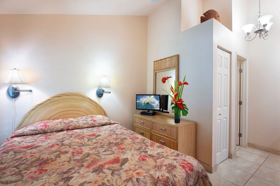 Kahana Sunset B3 - Second Bedroom