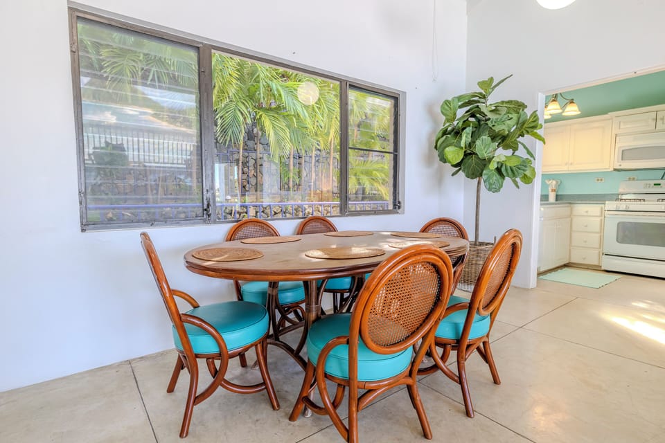 Dining table 