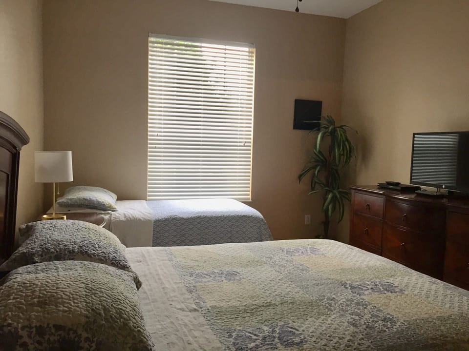 Second Bedroom with 1 Queen bed and 1 Twin bed