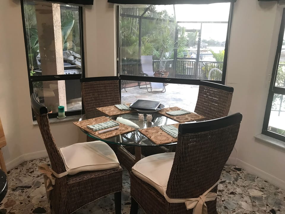 Breakfast nook