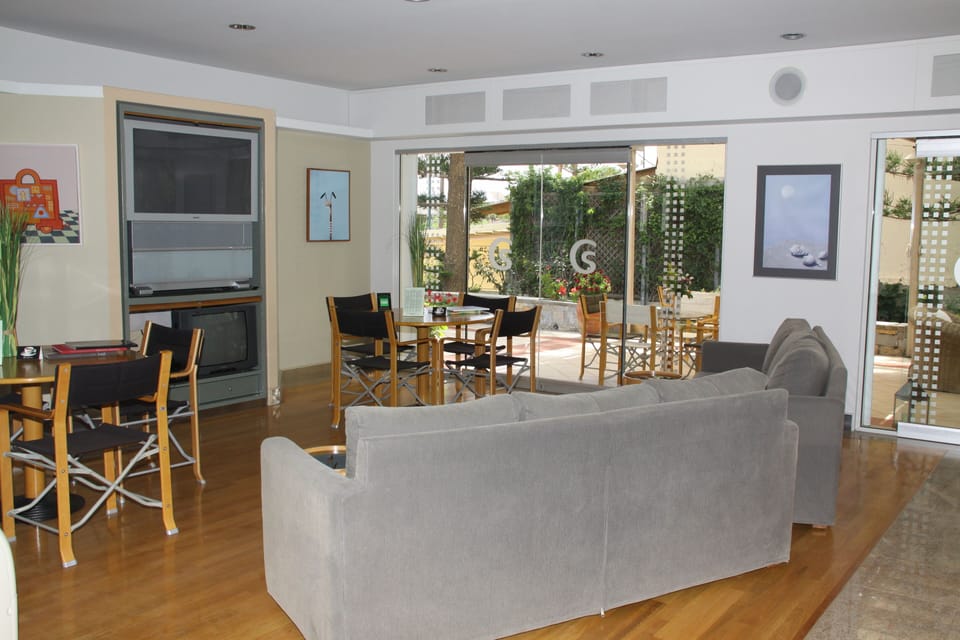 HOME CINEMA IN LOBBY AREA