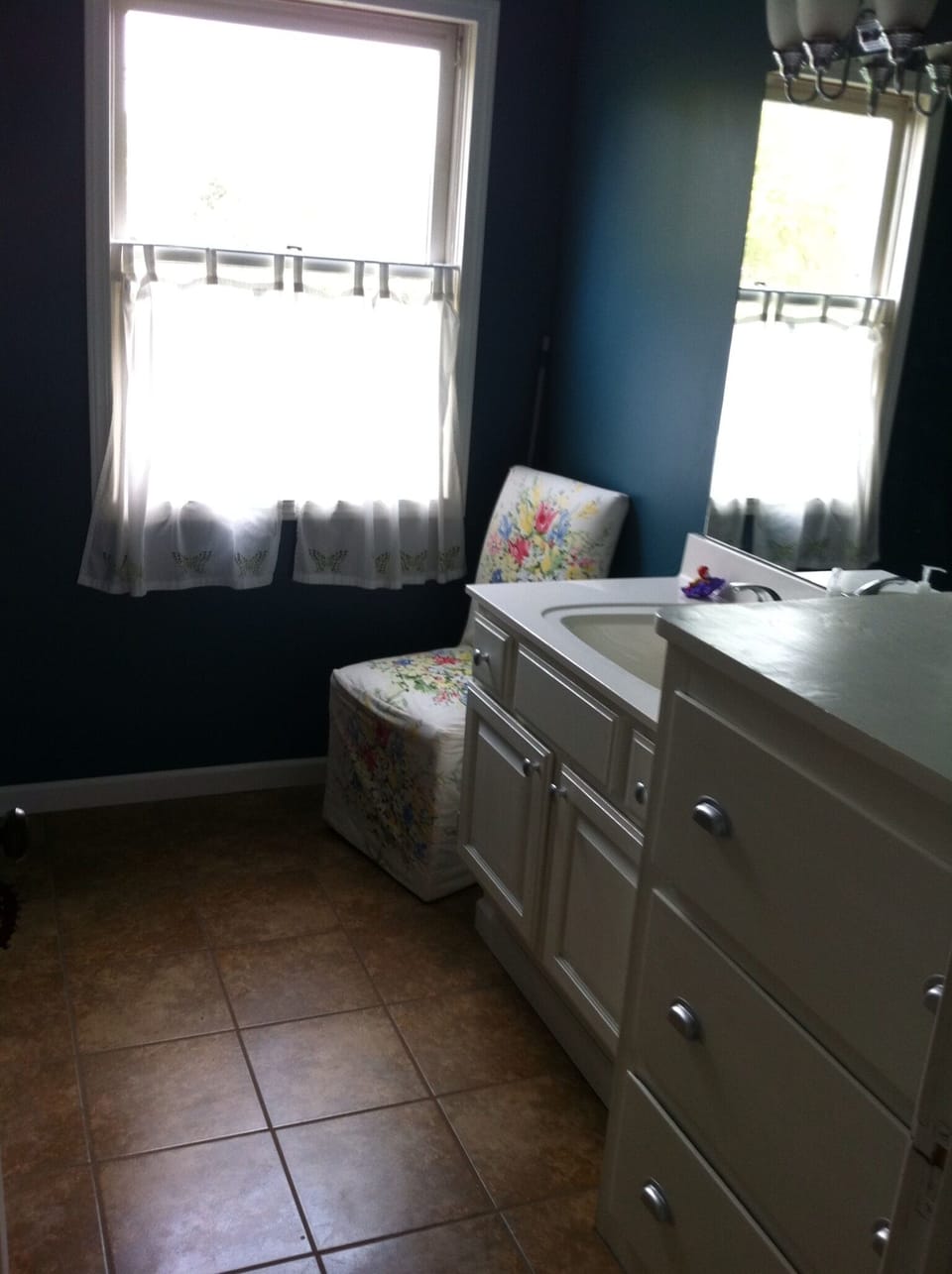 Upstairs Bathroom.  Toilet and Tub/Shower are to your left.