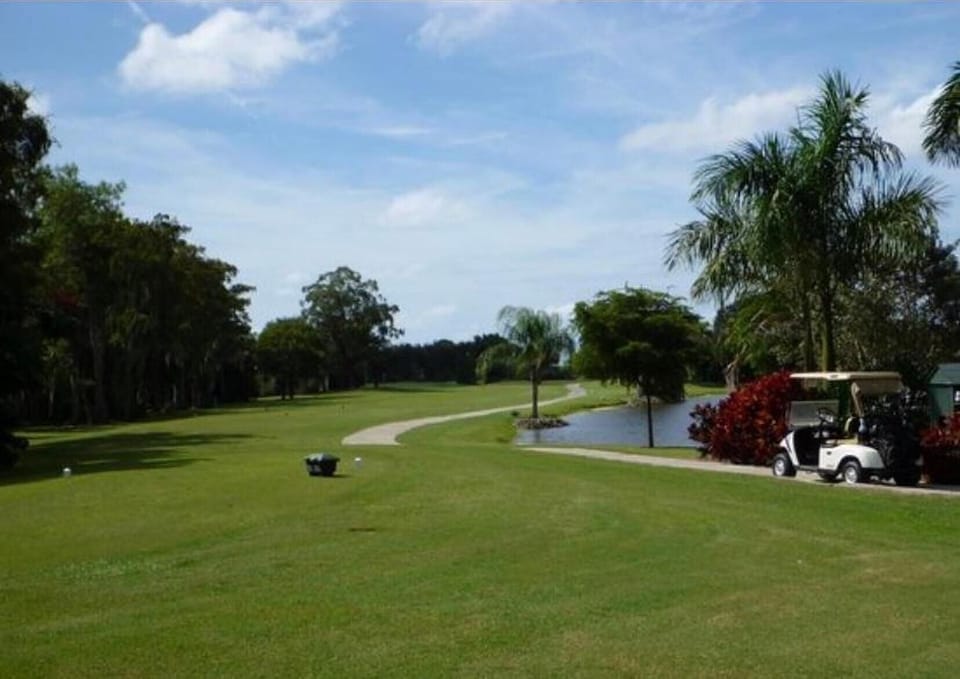 Let Concierge set up your Golf at 5 private clubs.