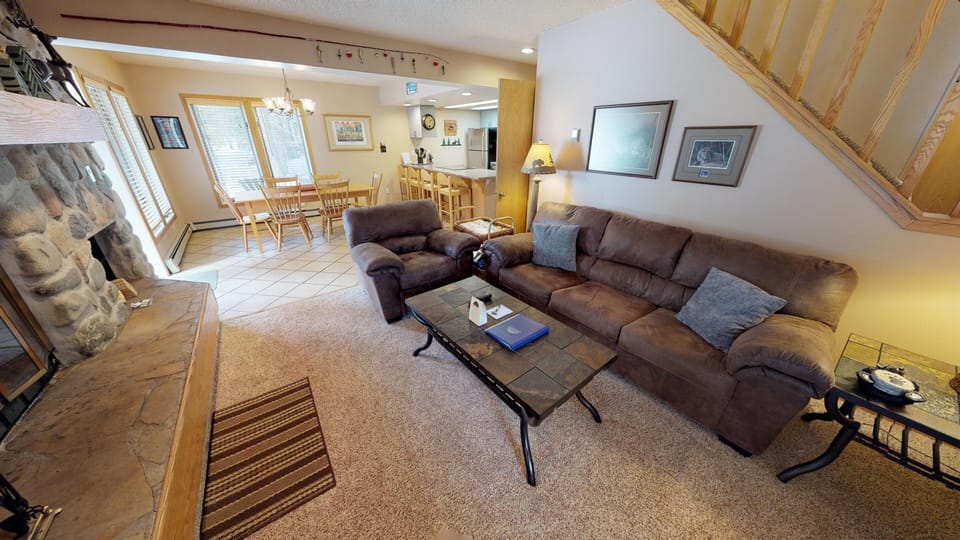 Spacious Open Floor Plan - Spacious Open Floor Plan