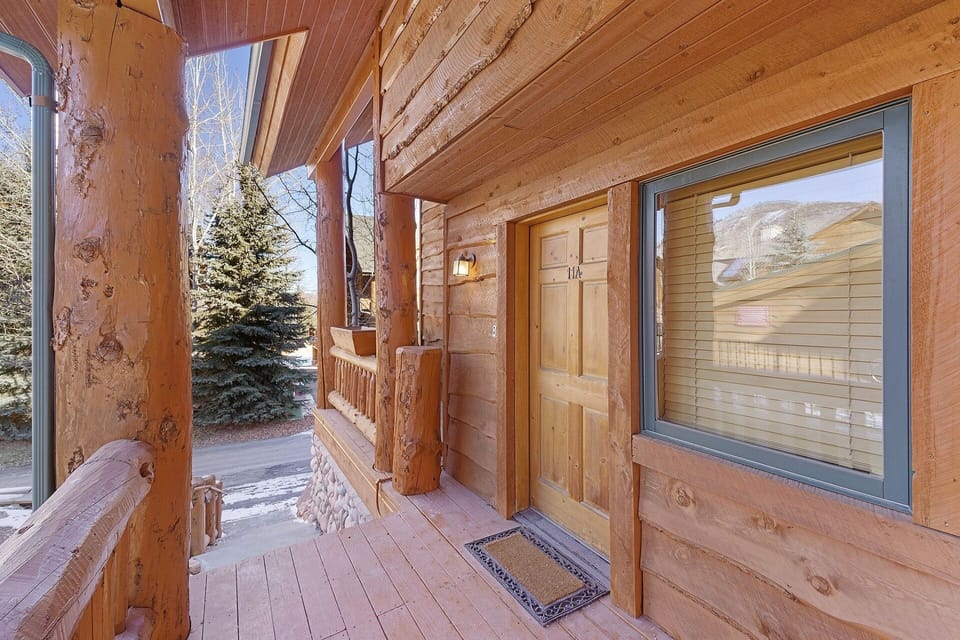 Private entrance.