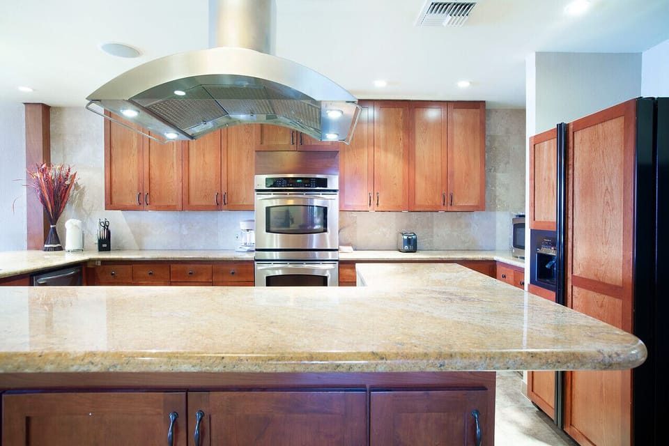 Sands of Kahana 215 - Full kitchen
