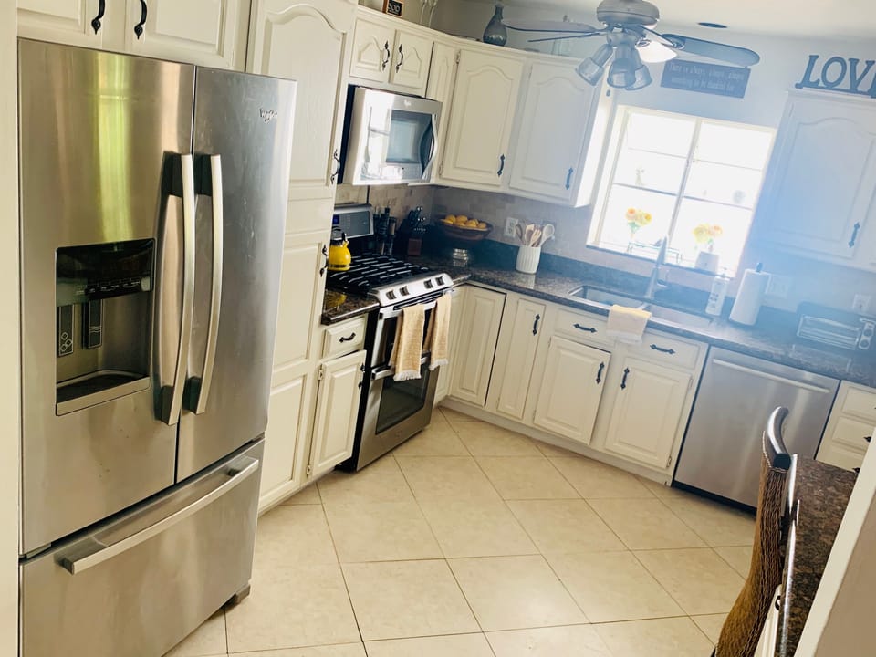 All new appliances in the kitchen 