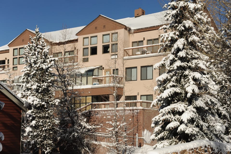 A snow-capped setting feels cozy and luxurious on the mountain.