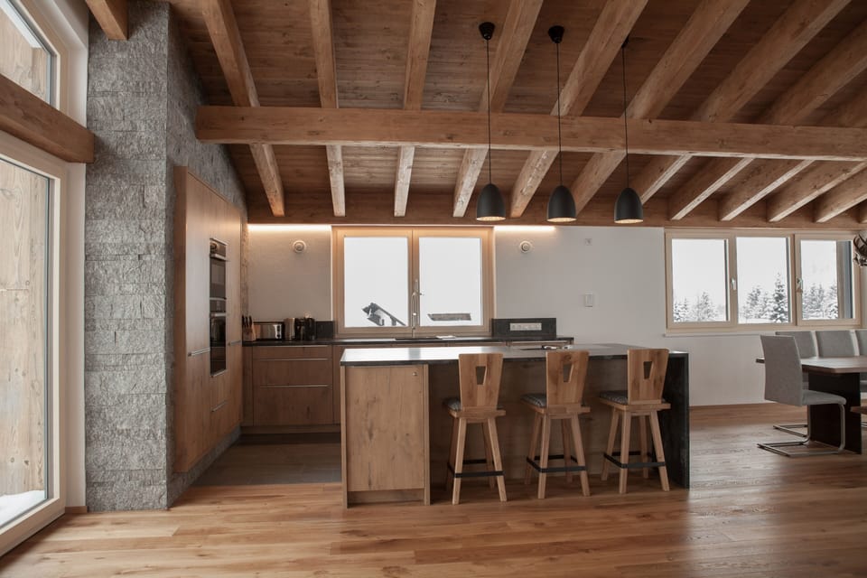 Kitchen with Island Bar seating