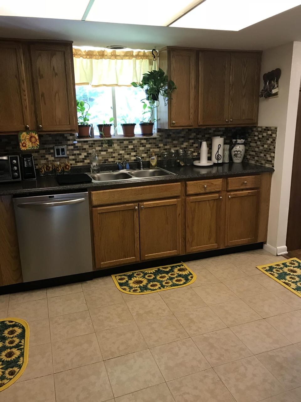 stove microwave dishwasher toaster/toaster oven blender, nutri bullet and keurig