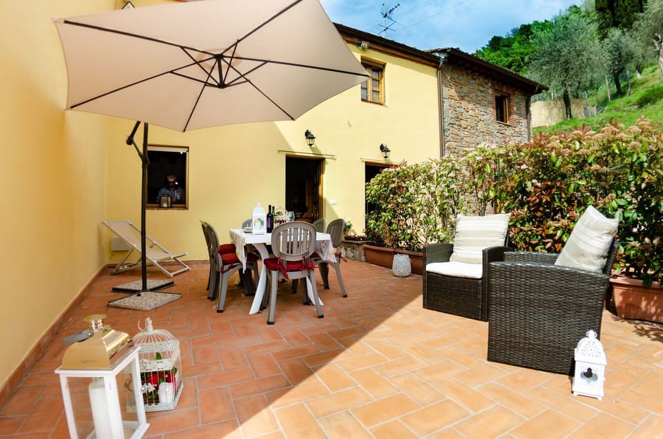 Balcony / Terrace / Patio, Building Exterior, Garden, Outdoor, Pool
