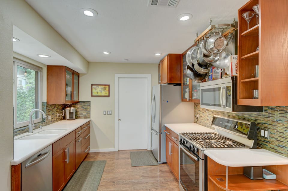 Gourmet kitchen