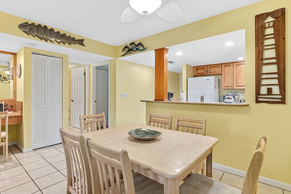 8115 Dining Area 