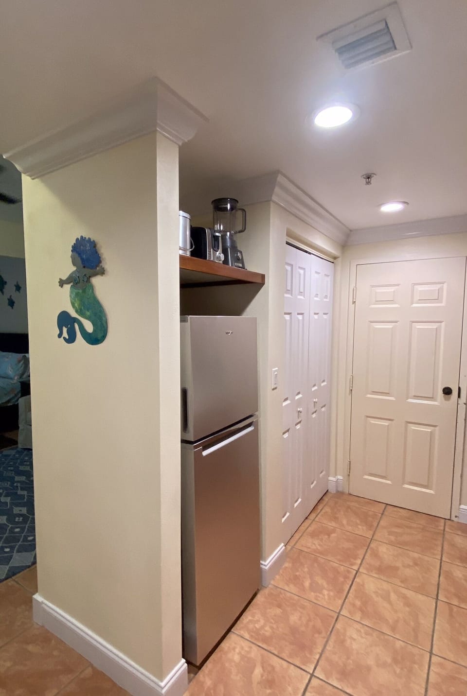Larger refrigerator - newly remodeled kitchenette