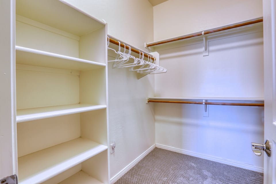 Master bedroom huge walk-in closet