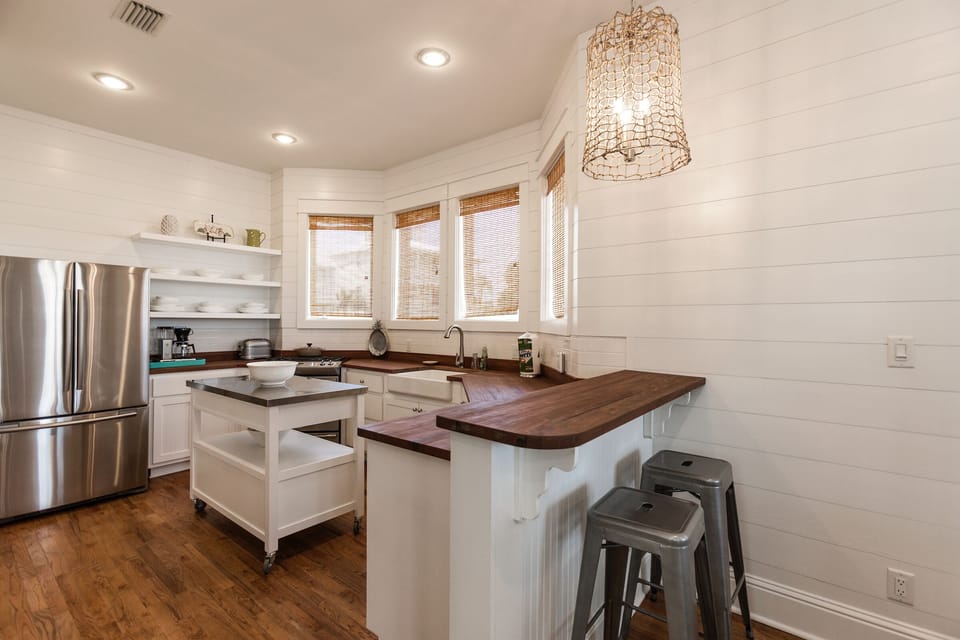 Watching beachgoers out the expansive kitchen windows is so fun!