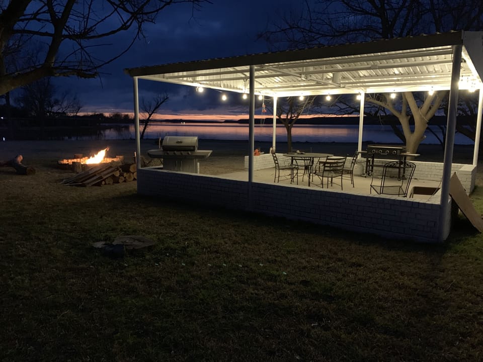 Lanai and fire pit 