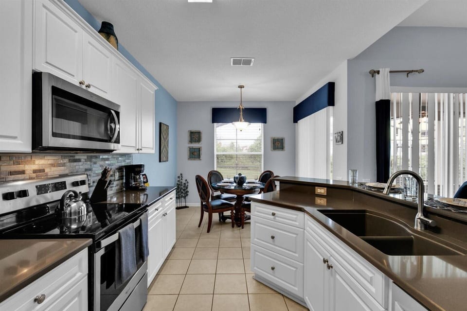 Kitchen (Angle 2)