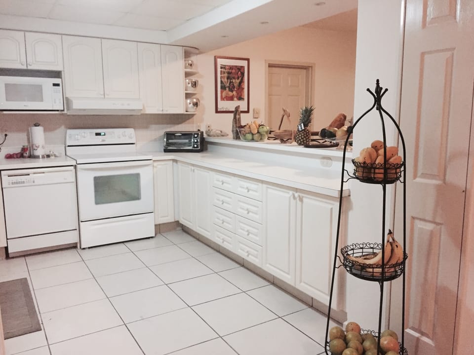 Fully equipped kitchen