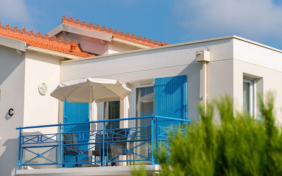 Open the door and step out onto your private balcony! Please note only some upstairs apartments have a balcony - Please let us know if you have a preference (subject to availability).