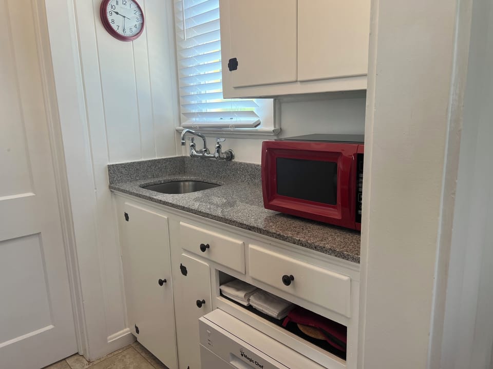 Full size kitchen