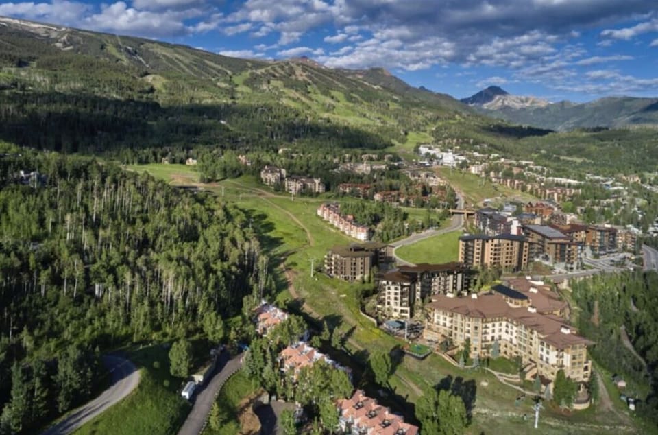 Snowmass Ski Resort is 15 minutes from ASPEN