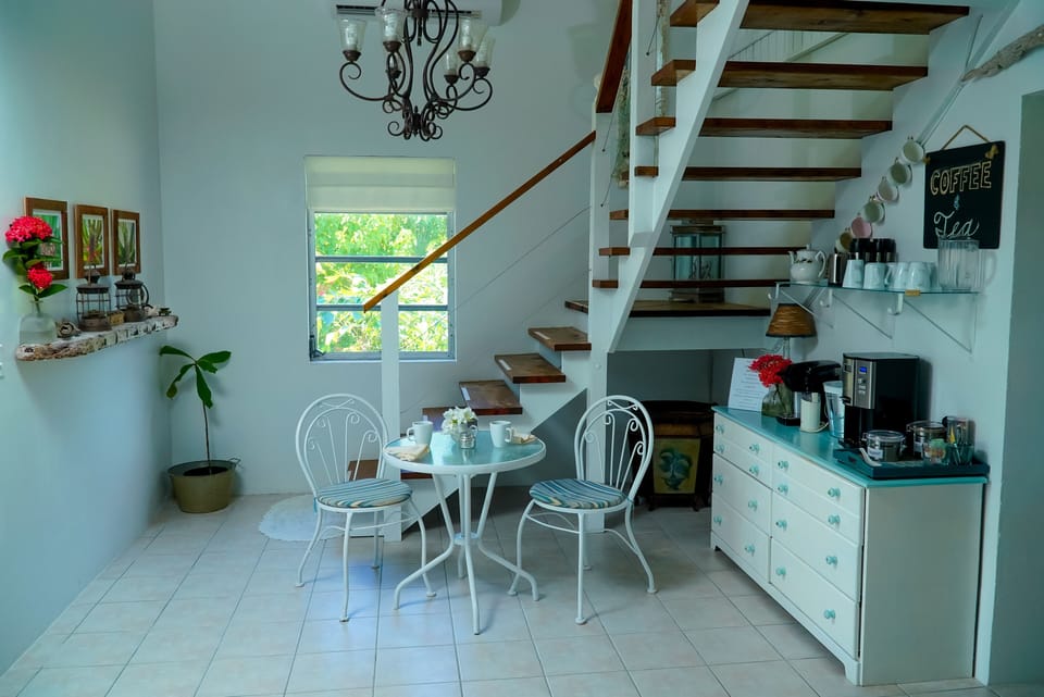Coffee Bar and dining in kitchen area