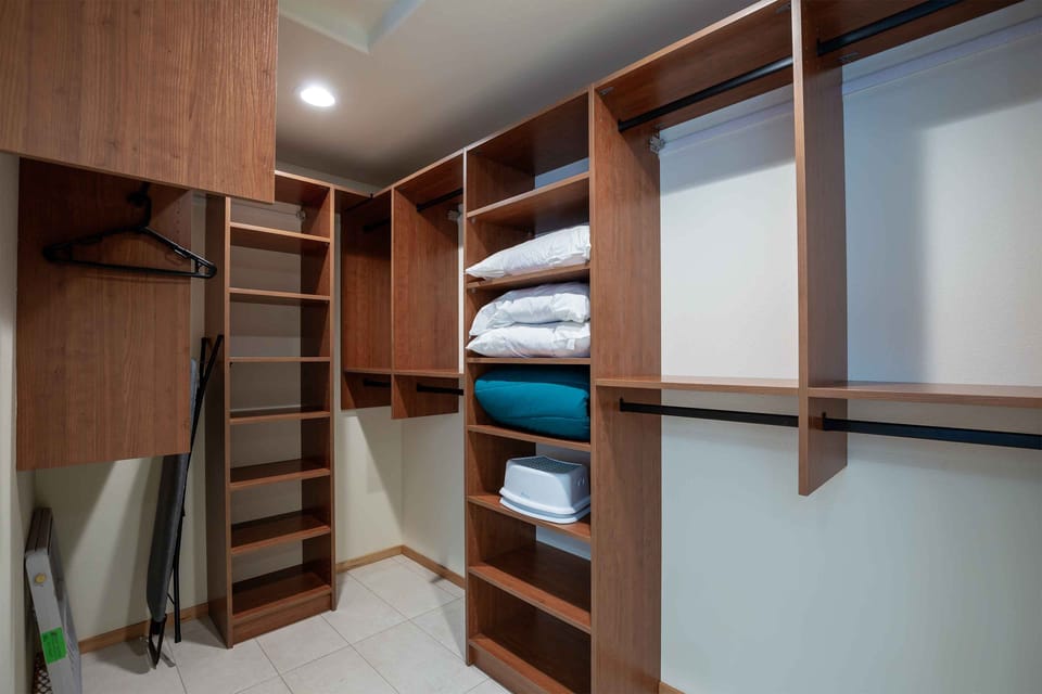 Ensuite Bedroom Walk-in Closet
