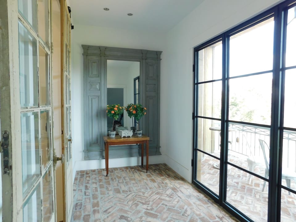 Enjoy the balcony for fresh breezes. 