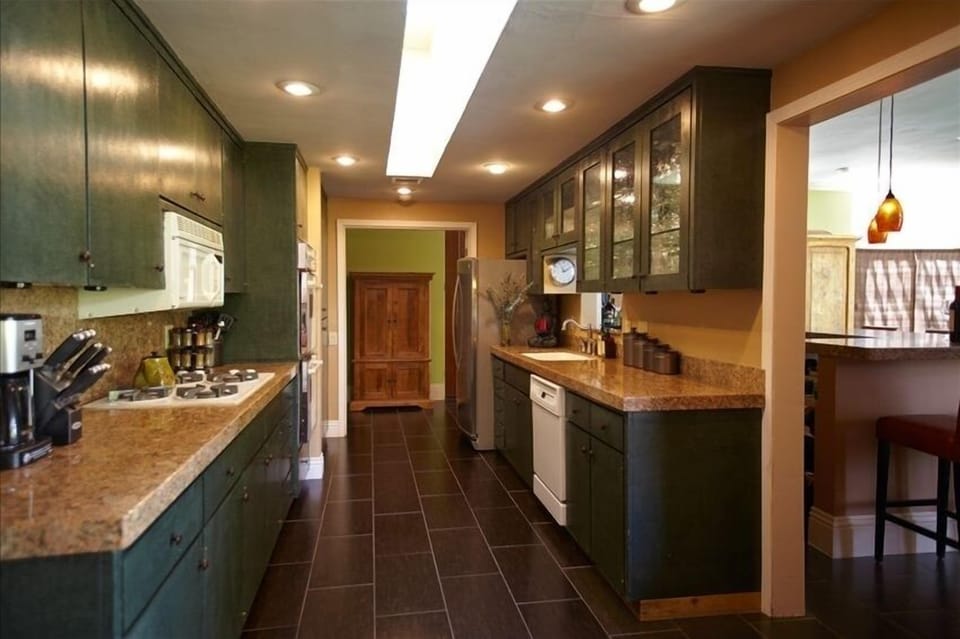 Kitchen with sky light