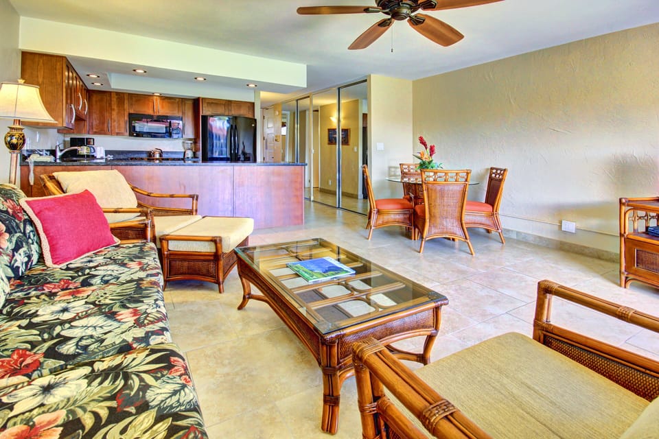 Ceiling Fan in Living Room 