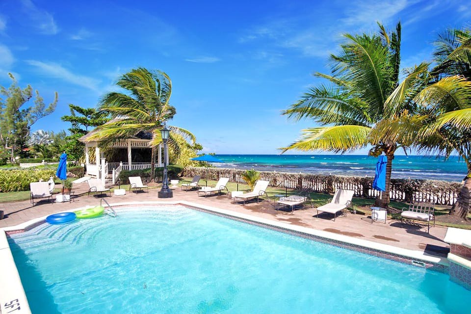 Pool and ocean view