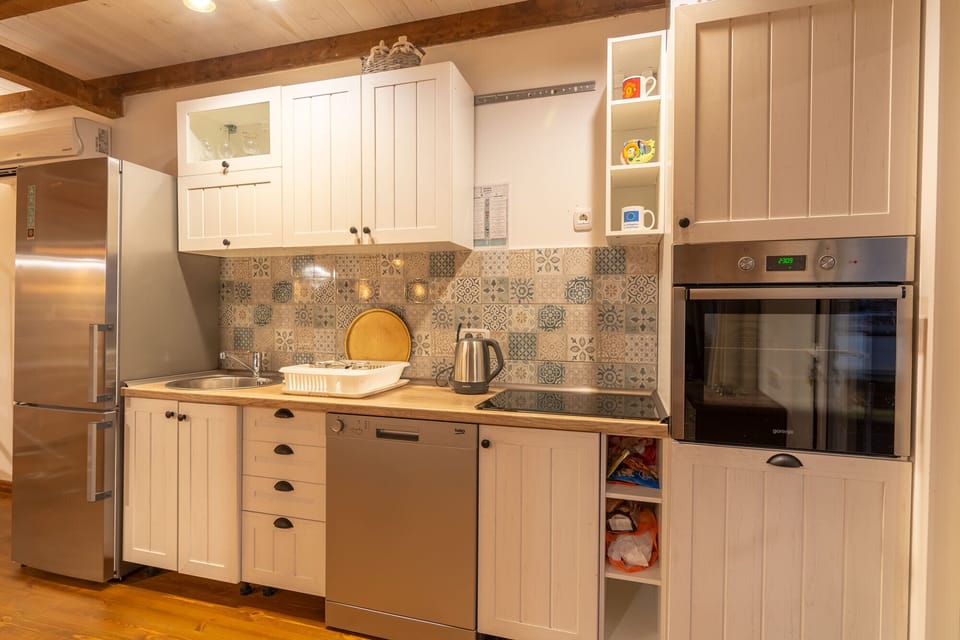 Full equipped kitchen with all amenities