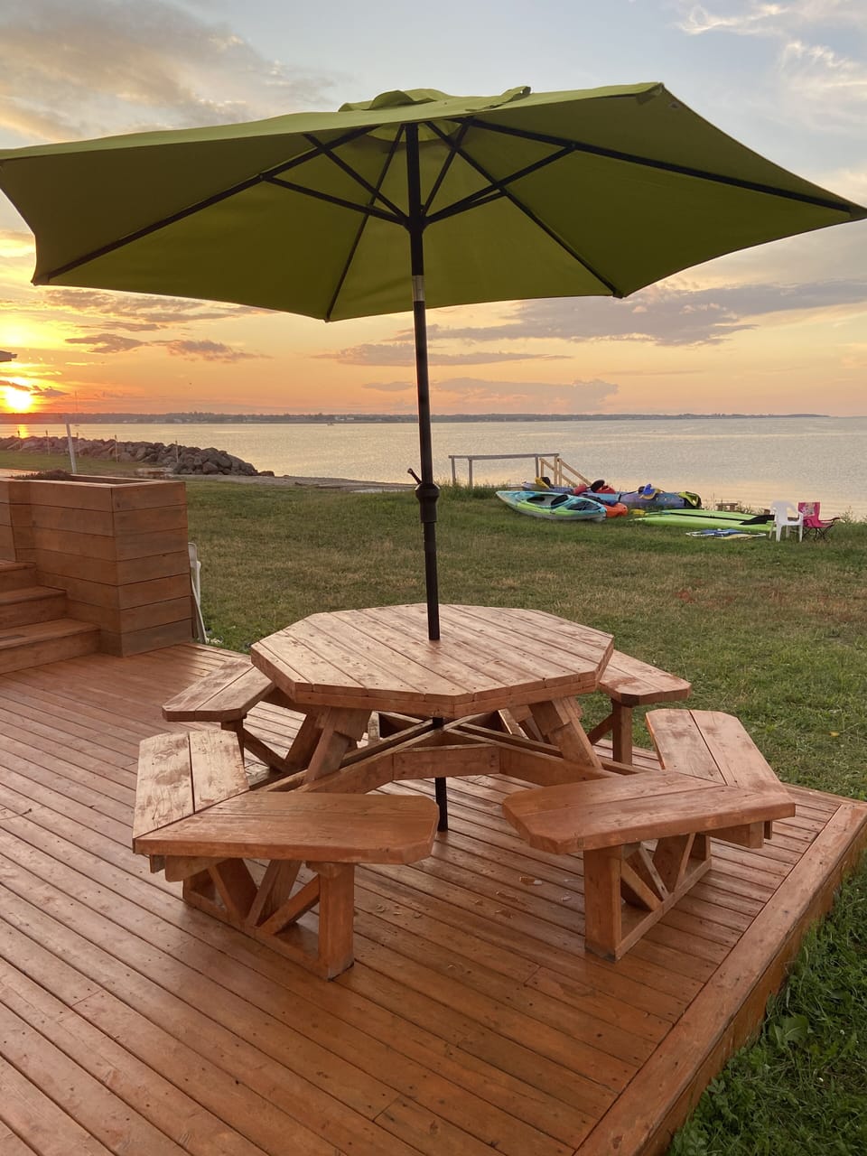 picnic table