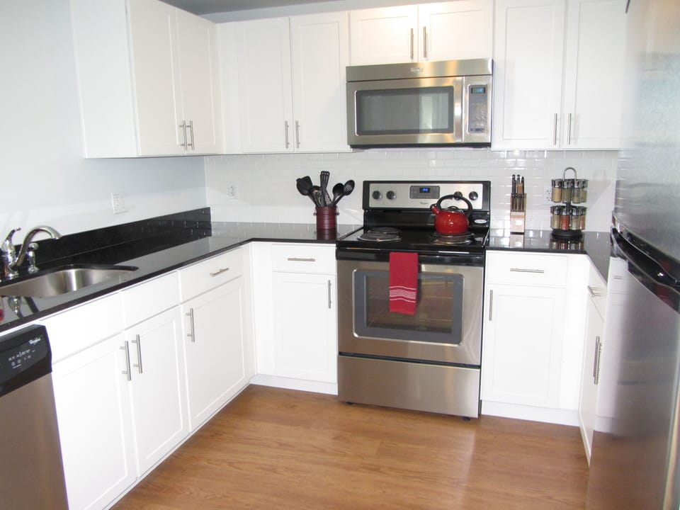 Fully equipped and remodeled kitchen with granite countertops