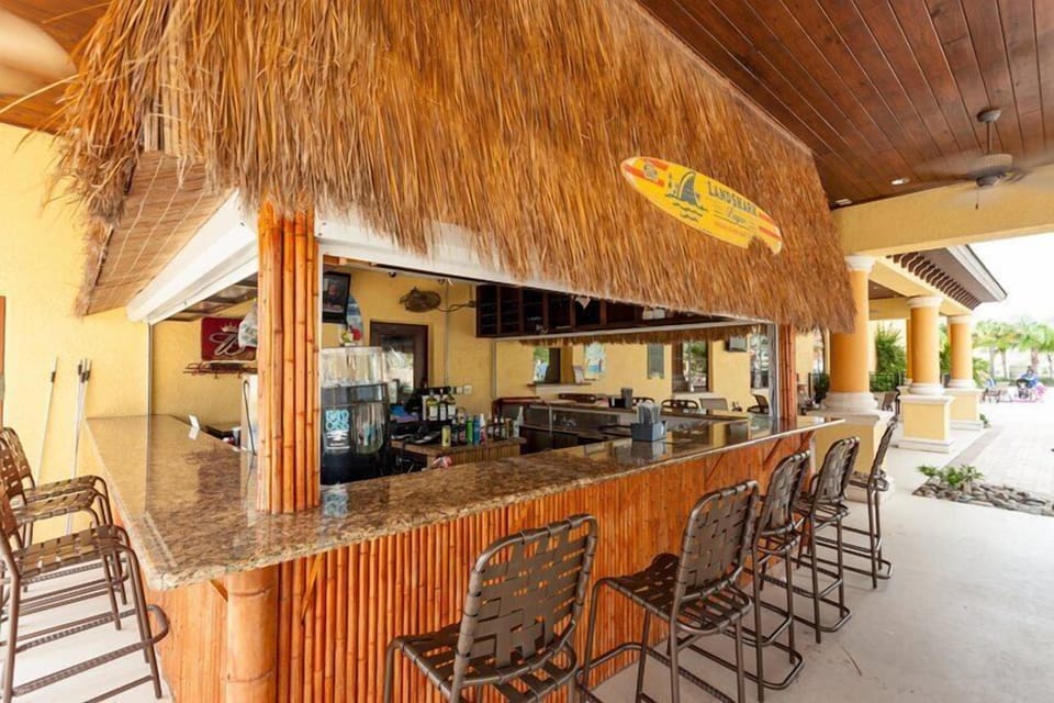 Tikki bar at the pool side