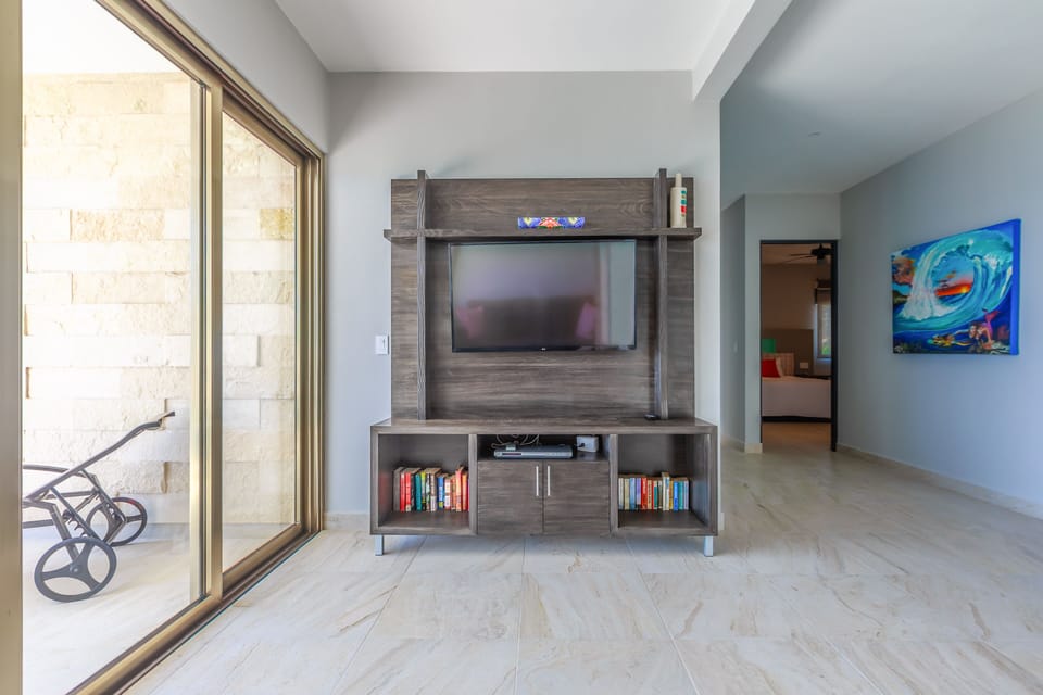 Upper sitting area