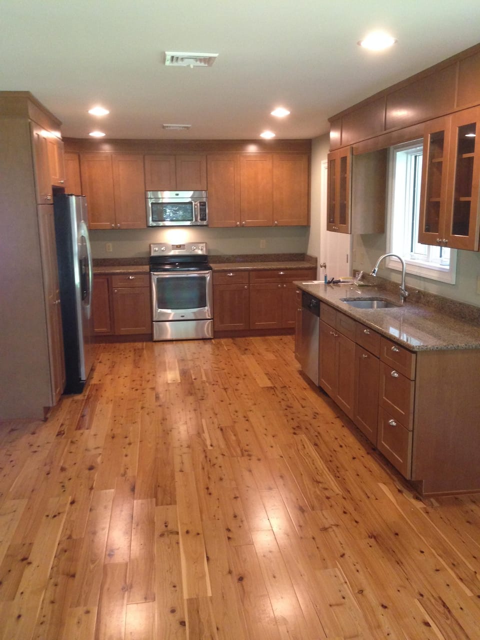 Kitchen, Granite Countertop and SS Appliances