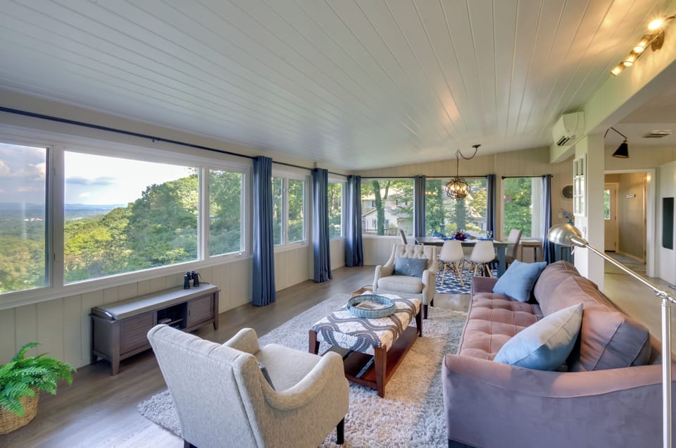 Laurel Park Vacation Rental | 3BR | 3BA | 2,100 Sq Ft | Stairs Required