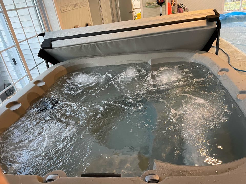 Indoor spa tub