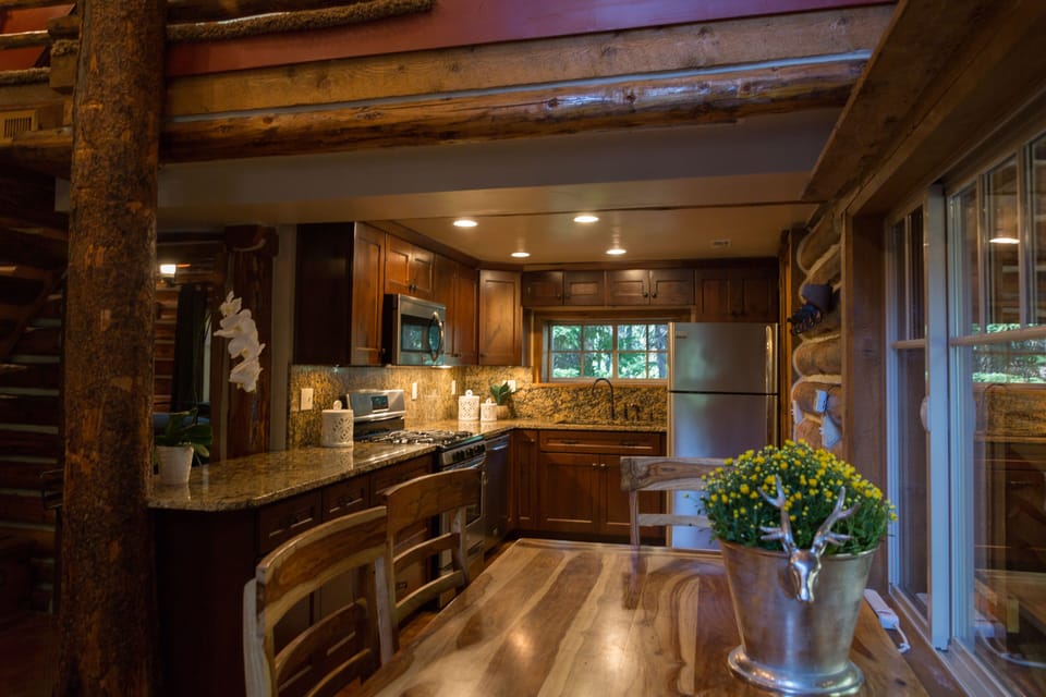 Fully equipped kitchen with all you need for cooking.