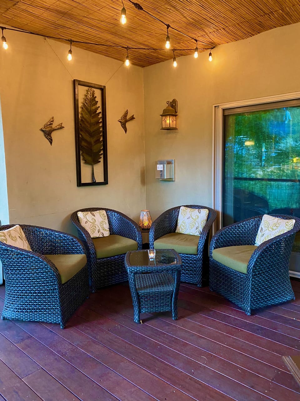 Corner seating for 4 - chairs easily moved to get a view of the creek if desired