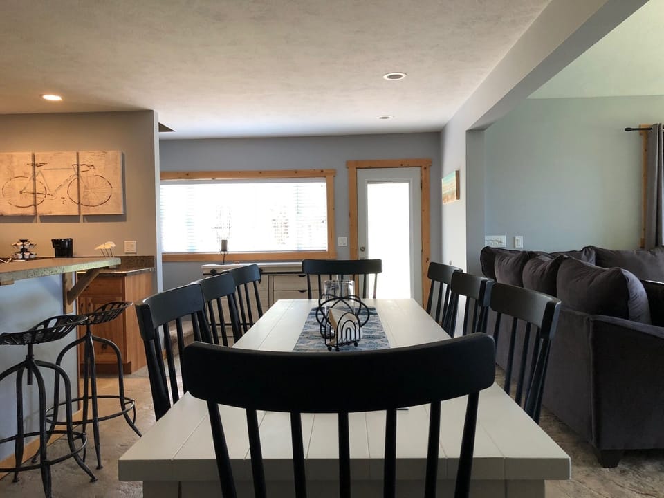 Dinning Table Seats 10