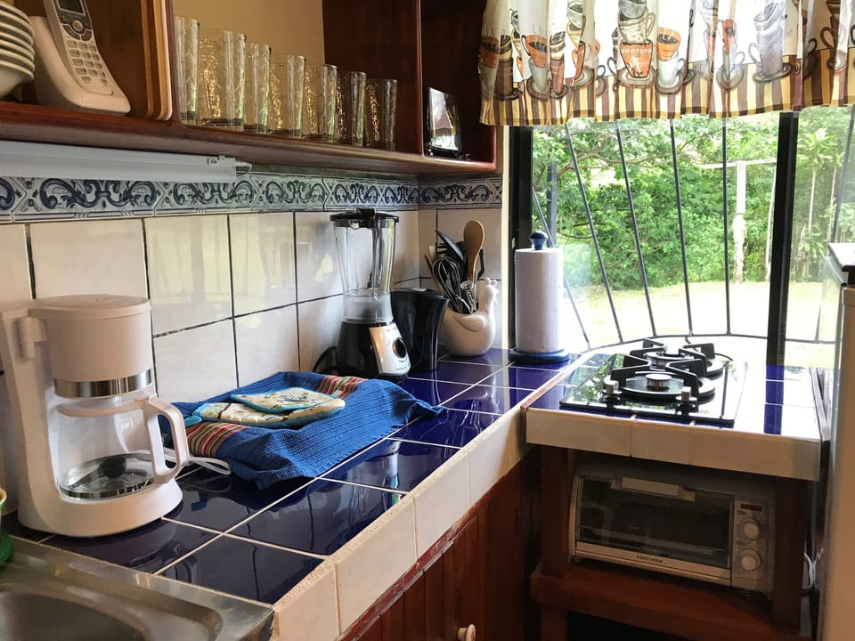 Fully equipped kitchen.