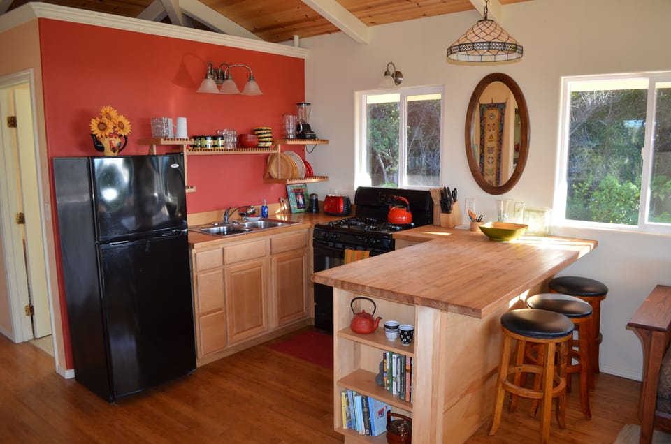 Fully-equipped kitchen