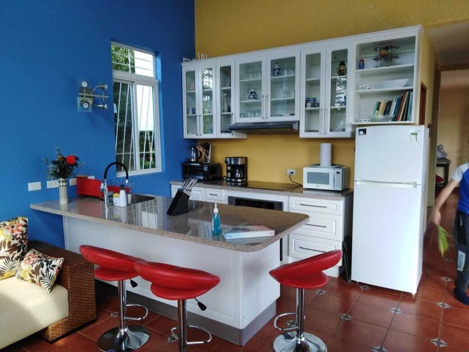fully equipped kitchen