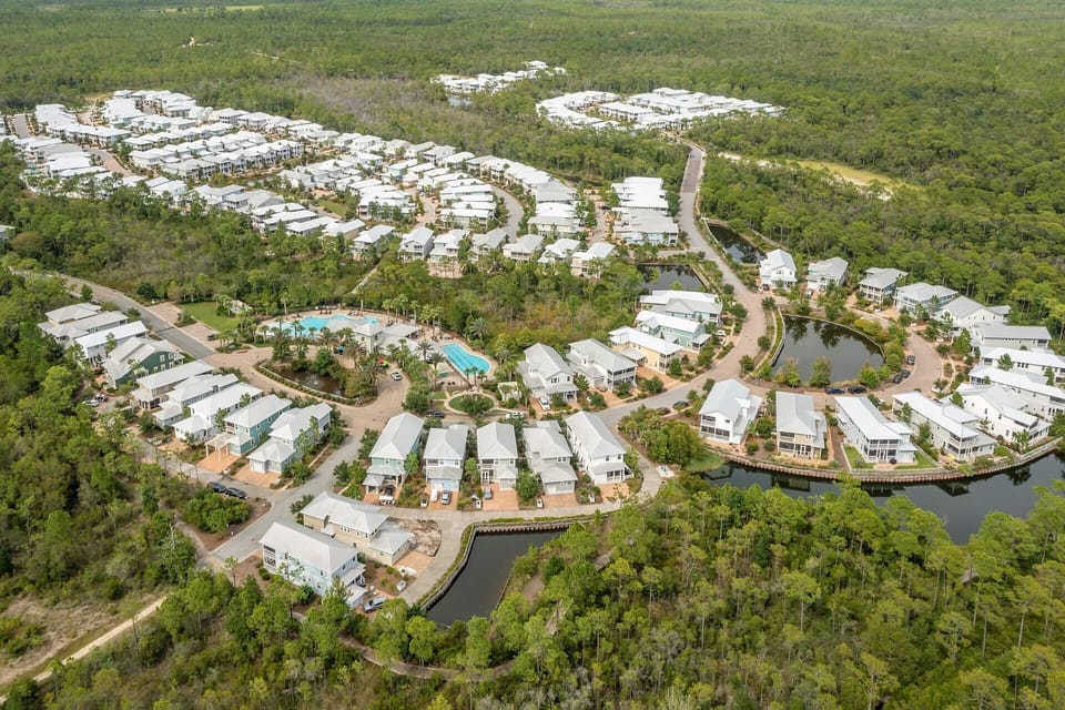 21-Nature-Walk-Neighborhood-Drone