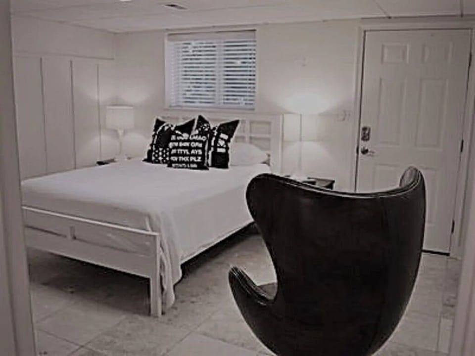 Entry level bedroom with queen bed