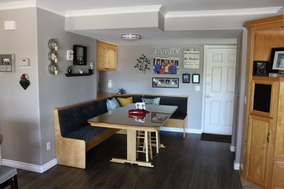 Breakfast nook